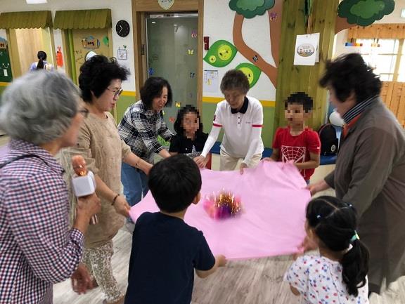 시니어 연사랑 봉사단 아동 정서지원 봉사활동의 1번째 이미지