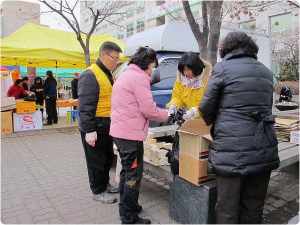 연수구 알뜰장터에서 재활용비누 판매의 2번째 이미지